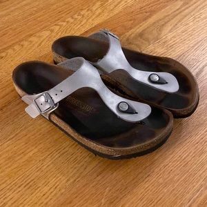 Used Birkenstock Gizeh Birko-Flor silver slip on sandals